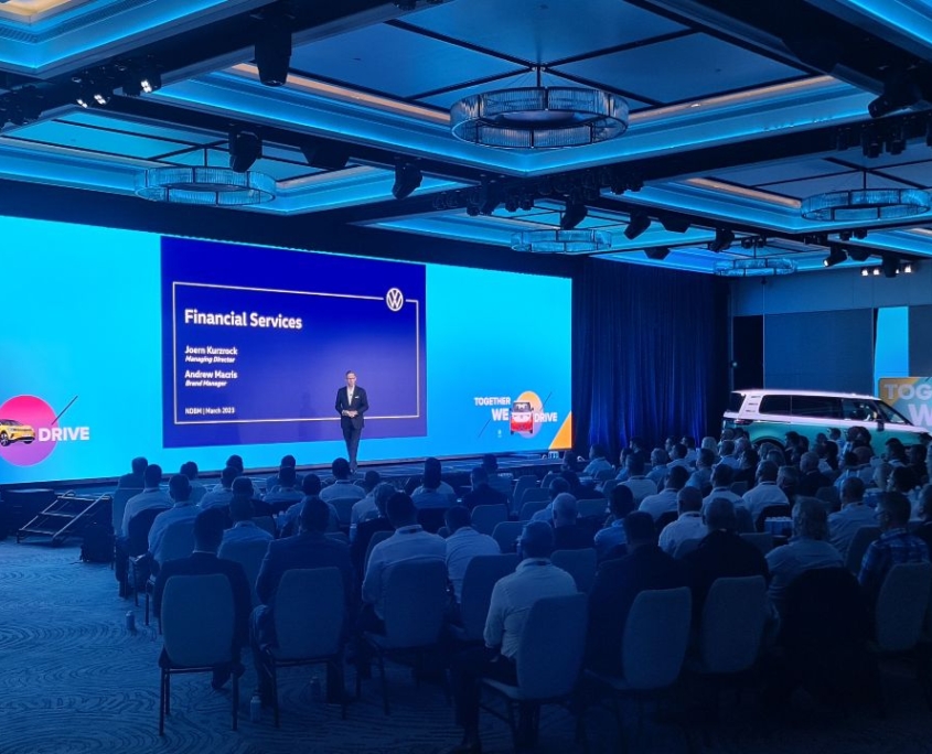 Immersive Infinity: AVPartners Unveils Immersive Ultra-wide LED Screen at Four Seasons Hotel Sydney